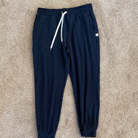 Vuori Pants - Vuori Performance Joggers in blue heathered. Size medium
